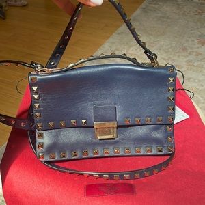 Valentino bag with adjustable shoulder strap!